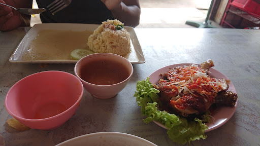 Kedai Makan Mok Long