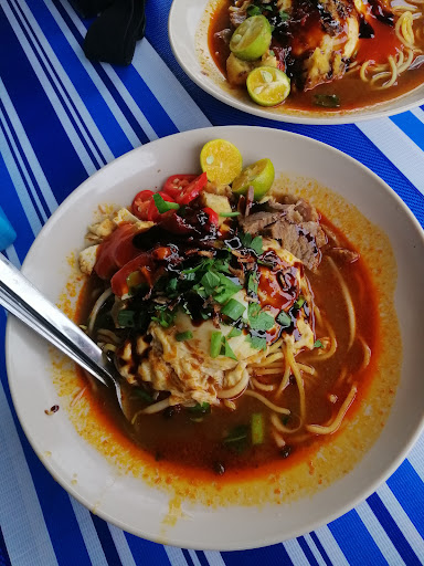 Mak Ngah Mee Dan Pasembor