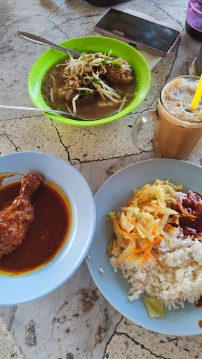 Warung Nasi Lemak Hj Aziz Lontong Satay