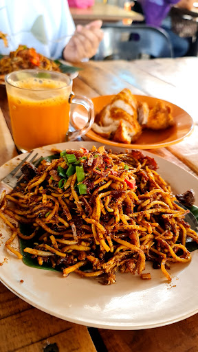 Mee Goreng Daun Pisang (Depan Panggung Cathay)