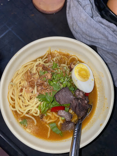 MEE REBUS IJAN CONNER