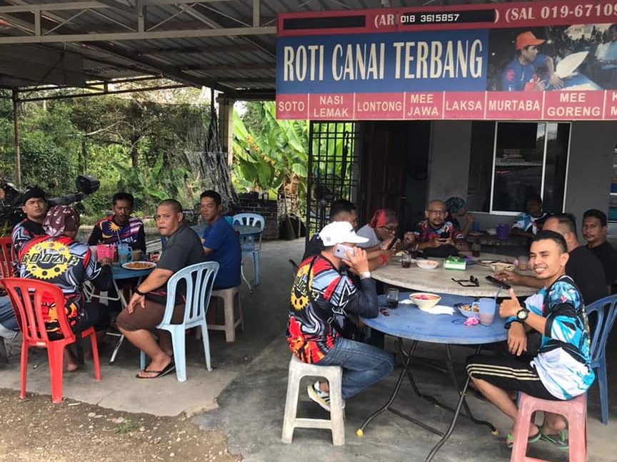 warung ari roti canai terbang